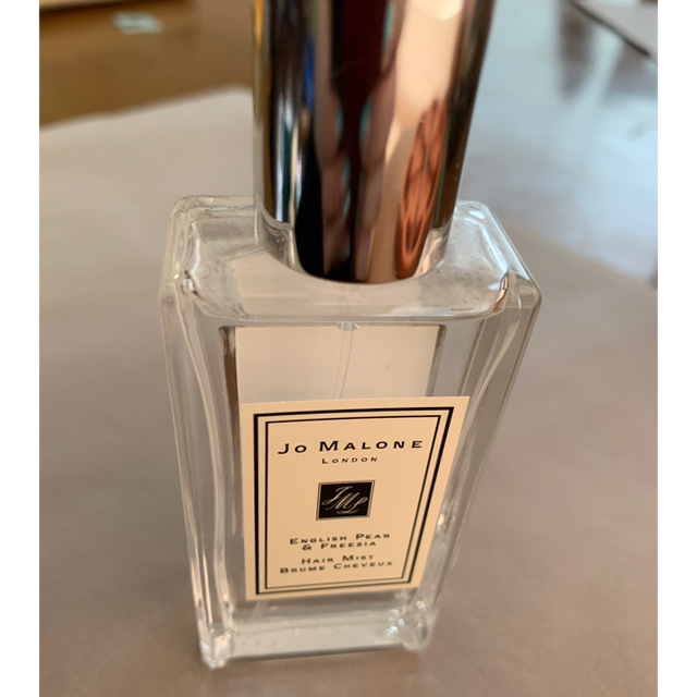 Jo Malone(ジョーマローン)のJo Malone ヘアミスト　イングリッシュ　ペアー&フリージア　 コスメ/美容の香水(香水(女性用))の商品写真