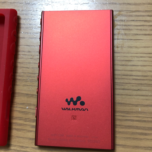 WALKMAN(ウォークマン)の保証残ありソニーNW-A105 ウォークマン 16GBハイレゾ対応 スマホ/家電/カメラのオーディオ機器(ポータブルプレーヤー)の商品写真