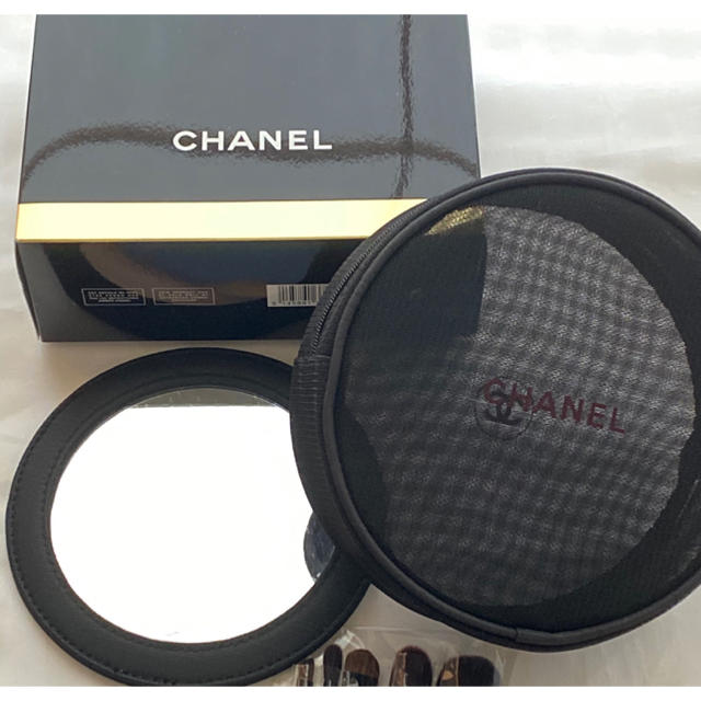 CHANEL(シャネル)のCHANEL シャネル ブラシセット ポーチ ミラー コスメ/美容のキット/セット(コフレ/メイクアップセット)の商品写真