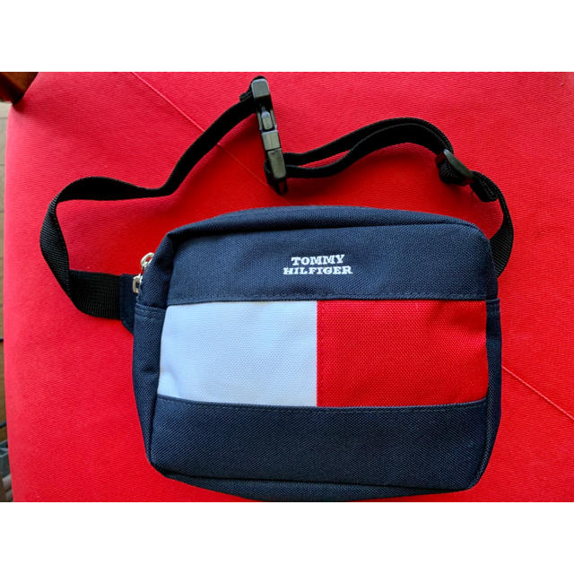 TOMMY HILFIGER(トミーヒルフィガー)のTommy ボディーバッグ レディースのバッグ(ボディバッグ/ウエストポーチ)の商品写真