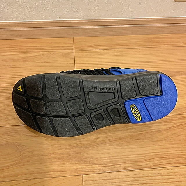 KEEN(キーン)のKEEN ユニーク　BLACK/SNORKEL BLUE メンズの靴/シューズ(スニーカー)の商品写真