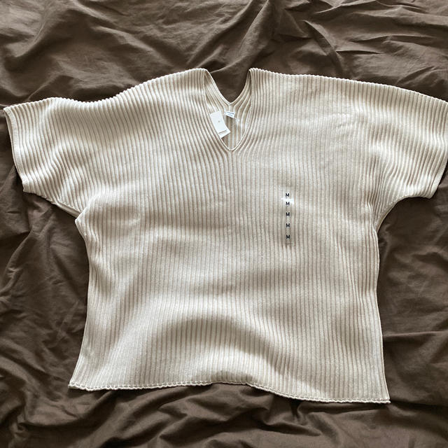 UNIQLO 3DコットンプリーツVネックセーターの通販 by ももこ@'s shop｜ユニクロならラクマ