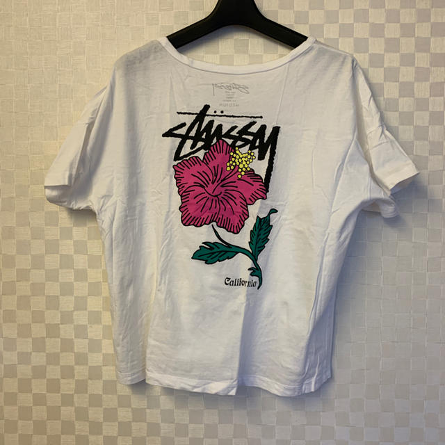 STUSSY(ステューシー)のSTUSSY Tシャツ 白 ハイビスカス レディースのトップス(Tシャツ(半袖/袖なし))の商品写真