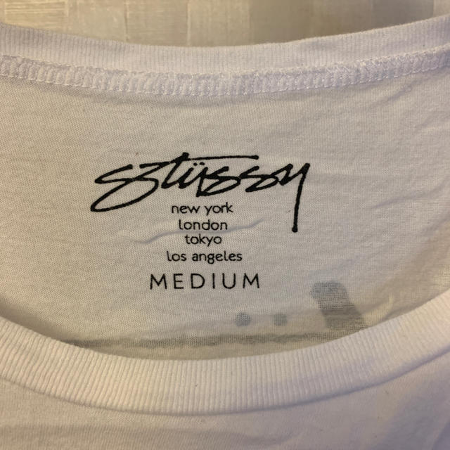 STUSSY(ステューシー)のSTUSSY Tシャツ 白 ハイビスカス レディースのトップス(Tシャツ(半袖/袖なし))の商品写真