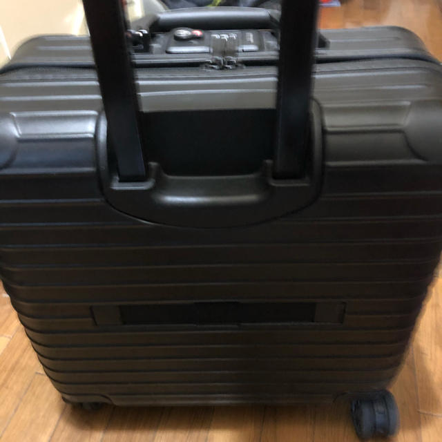 RIMOWA - 美品 リモワ サルサ 27L 機内持込ok 4輪 ブラック ビジネスMW