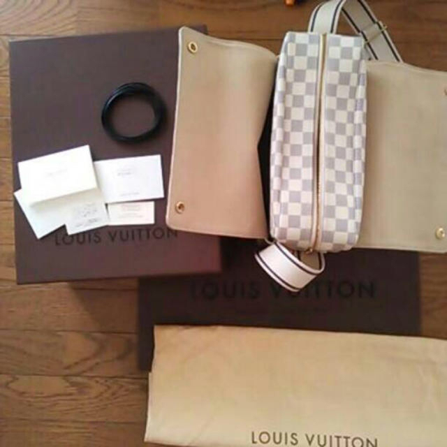 LOUIS VUITTON(ルイヴィトン)のルイヴィトン ナヴィグリオ 超美品 レディースのバッグ(ショルダーバッグ)の商品写真