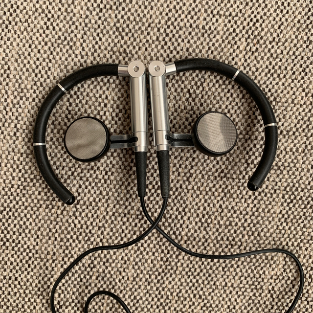 Bang&Olufsen Earphones A8 スマホ/家電/カメラのオーディオ機器(ヘッドフォン/イヤフォン)の商品写真