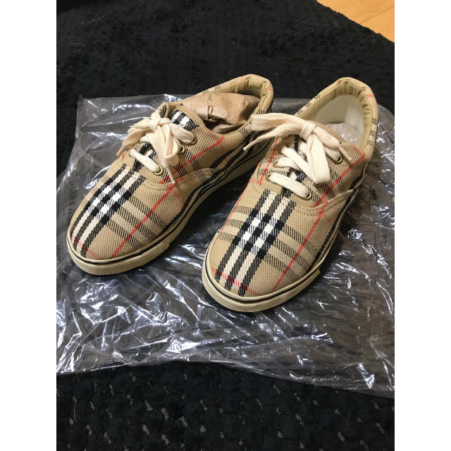 BURBERRY(バーバリー)のBurberry 子供用シューズ21cm ノヴァチェックガラ‼️ キッズ/ベビー/マタニティのキッズ靴/シューズ(15cm~)(スニーカー)の商品写真