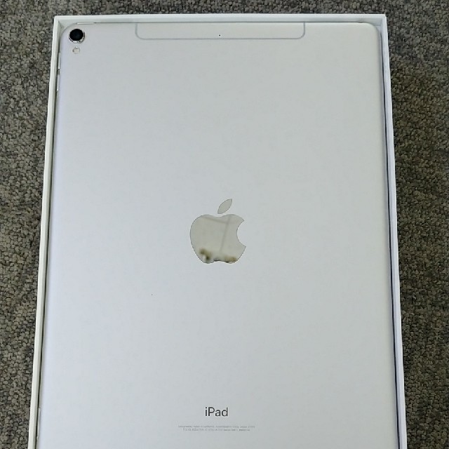 iPad(アイパッド)のiPad Pro 10.5　256GB シルバーWi-Fi+セルラー　シムフリー スマホ/家電/カメラのPC/タブレット(タブレット)の商品写真