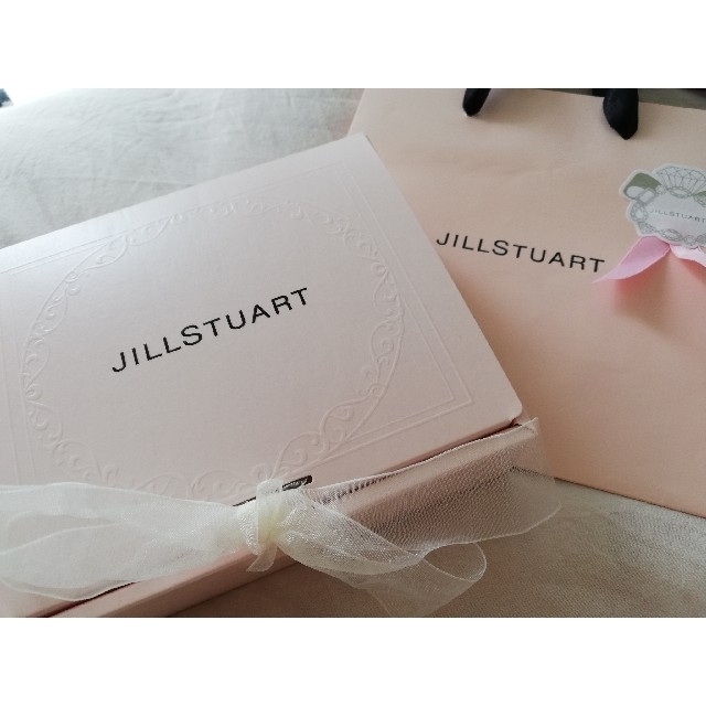 JILLSTUART(ジルスチュアート)のジル・スチュアート　JILLSTUART　ギフトボックス　ショップ袋　袋　箱 レディースのバッグ(ショップ袋)の商品写真