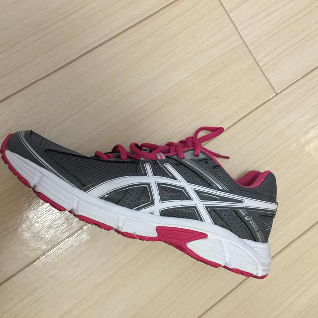 asics(アシックス)のアシックス ピンク&グレー スニーカー♡ レディースの靴/シューズ(スニーカー)の商品写真