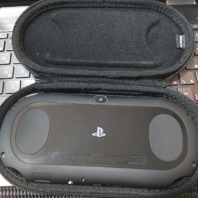 SONY PlayStationVITA 本体  PCH-2000 ZA11 2