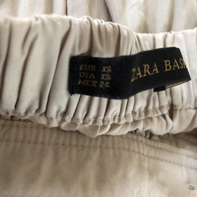 ZARA(ザラ)のZARA ひざ丈スカート　ベージュ ウエストゴム　XS レディースのスカート(ひざ丈スカート)の商品写真