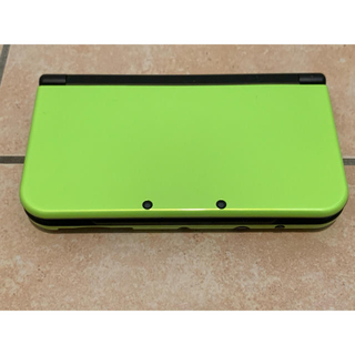 ニンテンドー3DS(ニンテンドー3DS)のNewニンテンドー3DS LL ライム×ブラック 美品(携帯用ゲーム機本体)