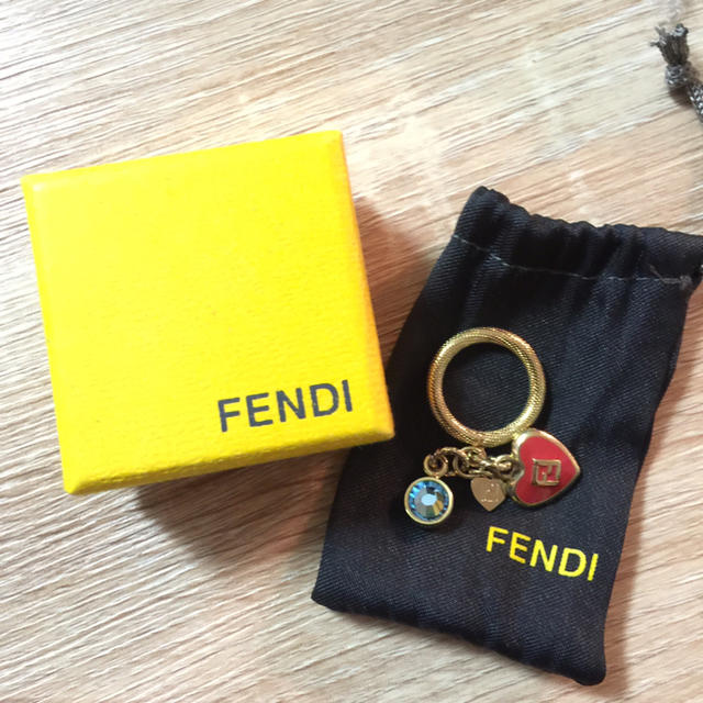 FENDI(フェンディ)の取引中 美品FENDI フェンディ 指輪 レディースのアクセサリー(リング(指輪))の商品写真