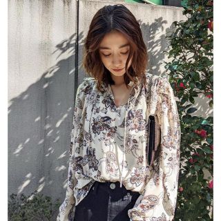 moussy  ペイズリー柄　ブラウス　新作　春服　アイボリー　ホワイト　白