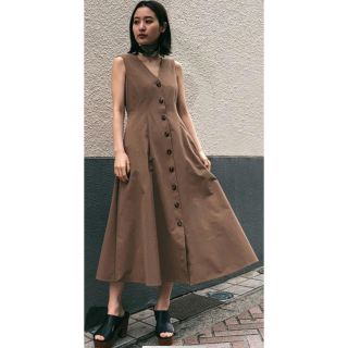 マウジー(moussy)のMOUSSY ウエストタック ワンピース ライトブラウン(ロングワンピース/マキシワンピース)