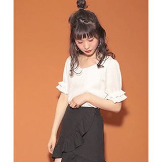 ワンアフターアナザーナイスクラップ(one after another NICE CLAUP)の3段フリルキャンディスリーブトップス(Tシャツ(半袖/袖なし))