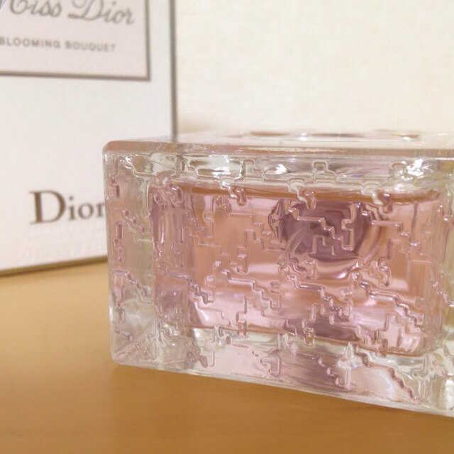 Christian Dior(クリスチャンディオール)のMiss Dior ブルーミングブーケ コスメ/美容の香水(香水(女性用))の商品写真
