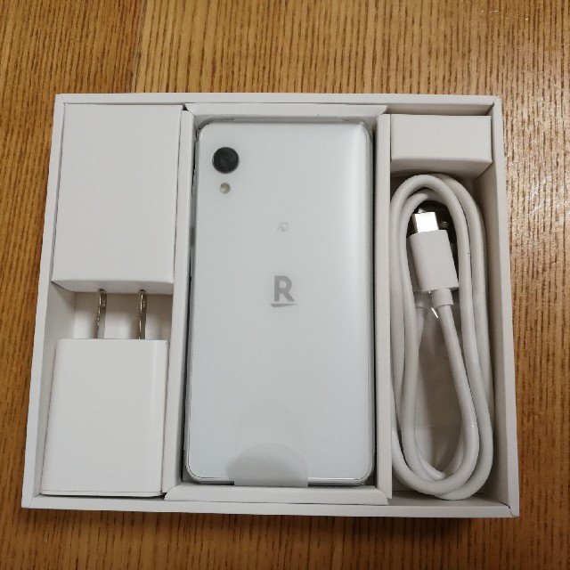 【新品】【送料無料】Rakuten Mini 本体 クールホワイト