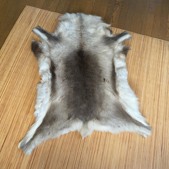 高級 トナカイ毛皮マット(スウェーデン産)の通販 by かな's shop 高級 トナカイ毛皮マット(スウェーデン産)の通販 by かな's shop