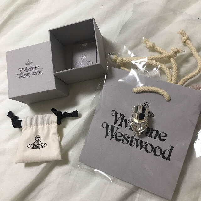 Vivienne Westwood(ヴィヴィアンウエストウッド)のvivienne westwood  アーマーリング　シルバー　指輪 メンズのアクセサリー(リング(指輪))の商品写真