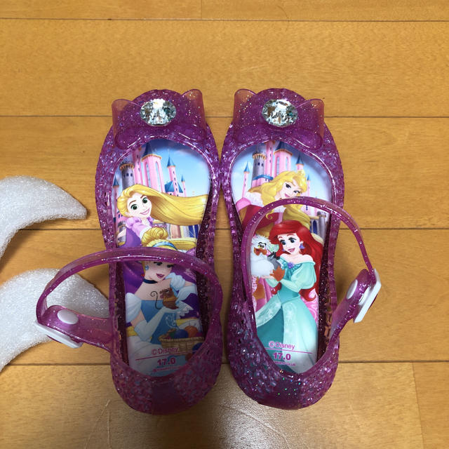 Disney(ディズニー)のプリンセス光るサンダル キッズ/ベビー/マタニティのキッズ靴/シューズ(15cm~)(サンダル)の商品写真