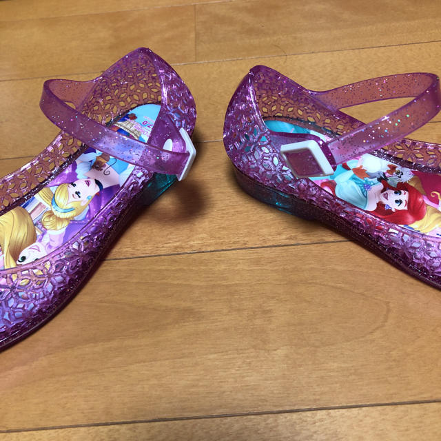 Disney(ディズニー)のプリンセス光るサンダル キッズ/ベビー/マタニティのキッズ靴/シューズ(15cm~)(サンダル)の商品写真