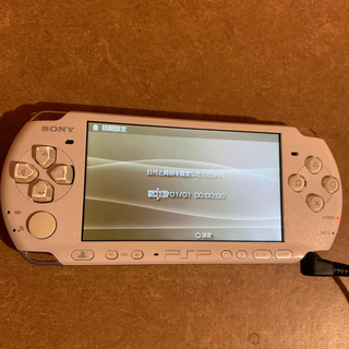 プレイステーションポータブル(PlayStation Portable)のpsp3000本体　パールホワイト/充電器あり(携帯用ゲーム機本体)