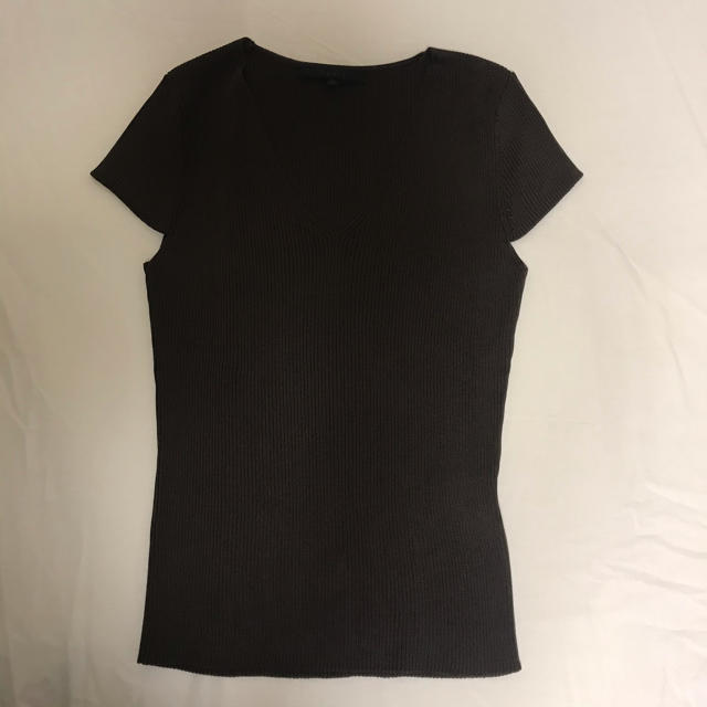 ANAYI(アナイ)の新品未使用ANAYI美ライン茶色日本製VネックリブカットソーTシャツブラウス メンズのトップス(Tシャツ/カットソー(半袖/袖なし))の商品写真