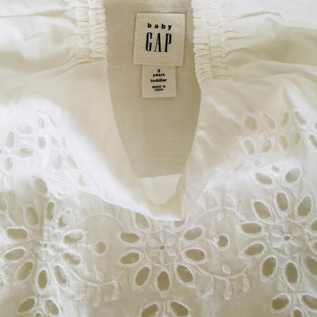 babyGAP(ベビーギャップ)のギャップ　フラッタースリーブ　ワンピース♡ キッズ/ベビー/マタニティのキッズ服女の子用(90cm~)(ワンピース)の商品写真