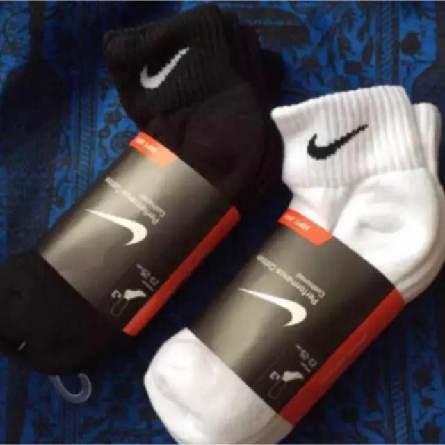 NIKE(ナイキ)の★即購入可★NIKE 靴下 白　ナイキ スポーツソックス ホワイト メンズのレッグウェア(ソックス)の商品写真