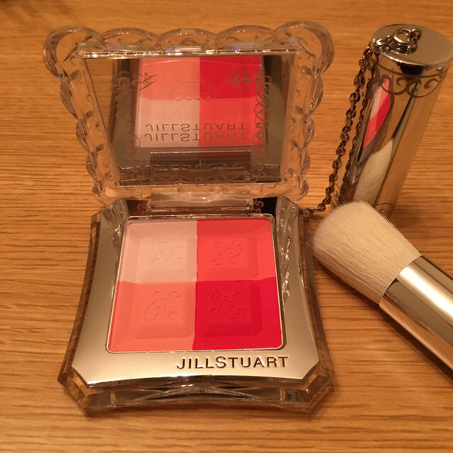 JILLSTUART(ジルスチュアート)のレッドチーク❤️ コスメ/美容のベースメイク/化粧品(チーク)の商品写真