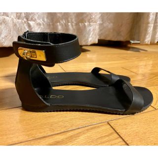 ナインウエスト(NINE WEST)のNY ALDO購入　美品　レザー　フラットサンダル　23.5(サンダル)