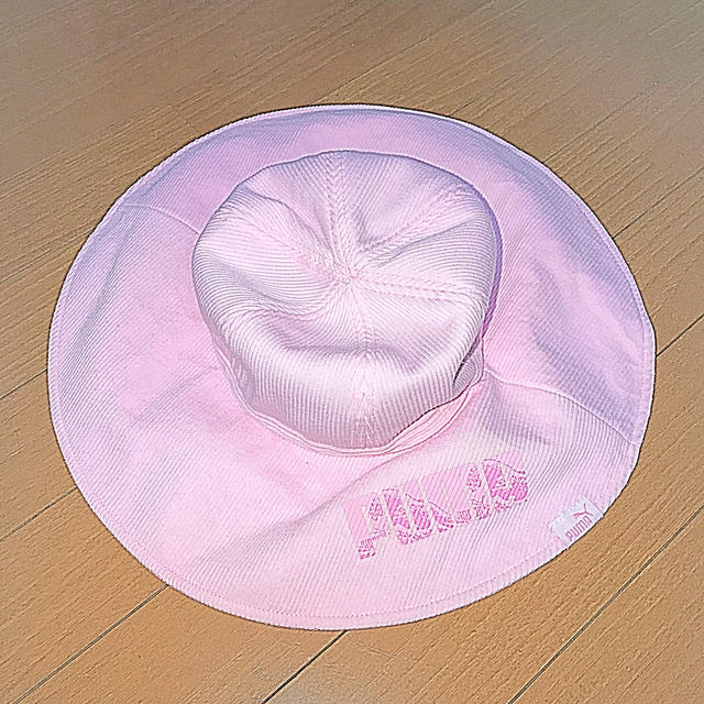 PUMA(プーマ)のPUMA ピンクのつば広帽子 レディースの帽子(ハット)の商品写真