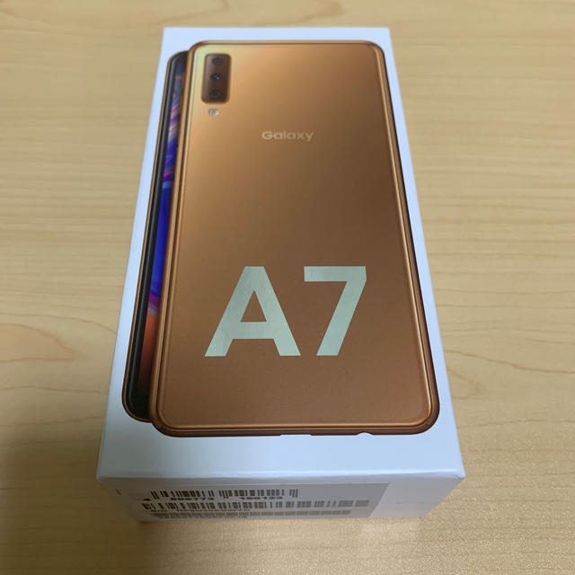 Galaxy(ギャラクシー)の動作確認済み　ギャラクシー Galaxy A7 ゴールド 64GB スマホ/家電/カメラのスマートフォン/携帯電話(スマートフォン本体)の商品写真