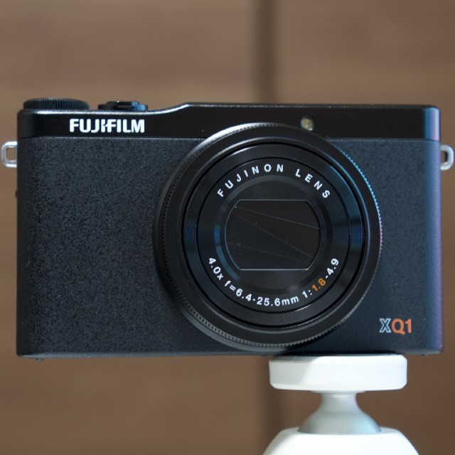 富士フイルム - 富士フィルム FUJIFILM XQ1 ミニ三脚とSDカードのオマケ付きです。の通販 by devnokiyo's shop