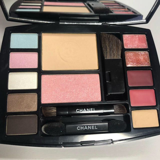 CHANEL(シャネル)のシャネル　トラベル　メイクアップ パレット    コスメ/美容のキット/セット(コフレ/メイクアップセット)の商品写真