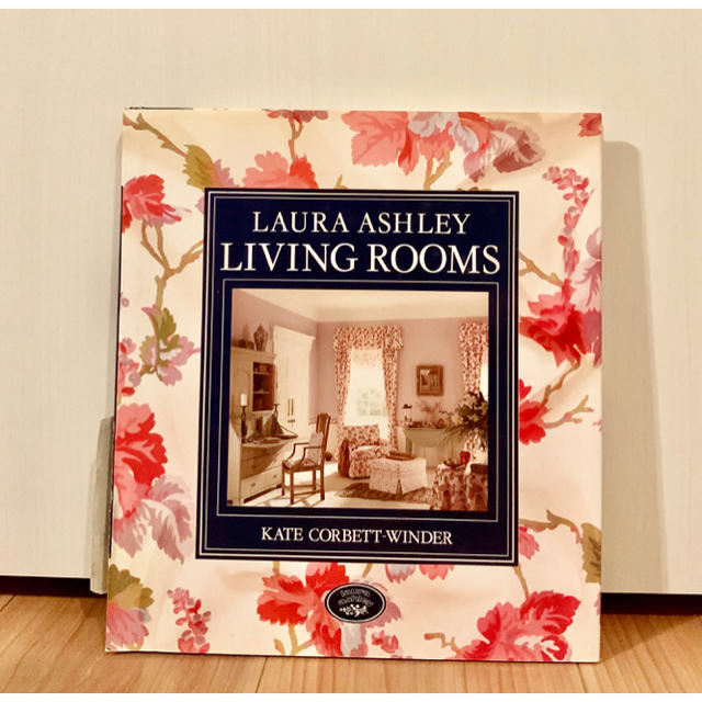 LAURA ASHLEY(ローラアシュレイ)のLAURA ASHLEY LIVING ROOMS エンタメ/ホビーの本(洋書)の商品写真
