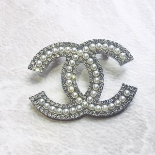 シャネル(CHANEL)のCHANEL パール ブローチ キラキラ ［数量限定価格］ラスト🌸(ブローチ/コサージュ)