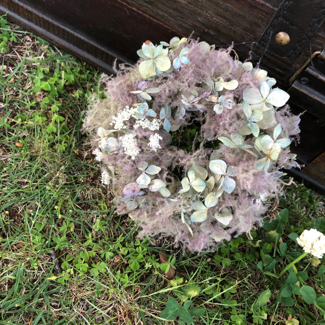 スモークツリーと紫陽花のこんもりナチュラルリース