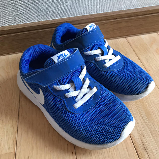 NIKE(ナイキ)のキッズ　NIKE ナイキ スニーカー　ブルー　18 タンジュン キッズ/ベビー/マタニティのキッズ靴/シューズ(15cm~)(スニーカー)の商品写真