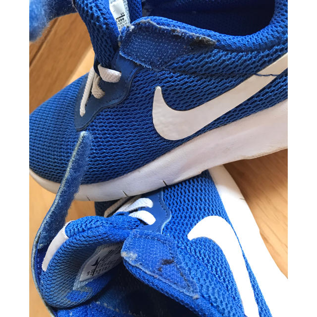 NIKE(ナイキ)のキッズ　NIKE ナイキ スニーカー　ブルー　18 タンジュン キッズ/ベビー/マタニティのキッズ靴/シューズ(15cm~)(スニーカー)の商品写真