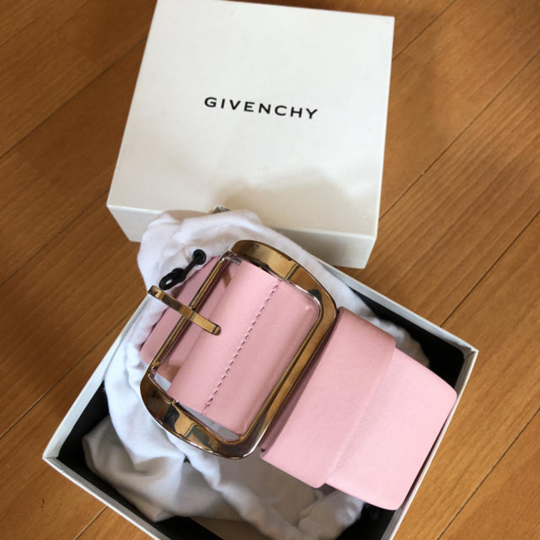 GIVENCHY(ジバンシィ)のジバンシー　ベルト　ウエスト70くらい レディースのファッション小物(ベルト)の商品写真