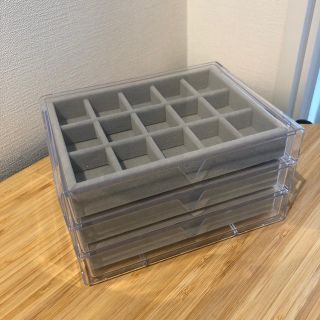 ムジルシリョウヒン(MUJI (無印良品))のダイソー　アクリルケース　ベロア　アクセサリーケース　ジュエリーボックス　無印(小物入れ)