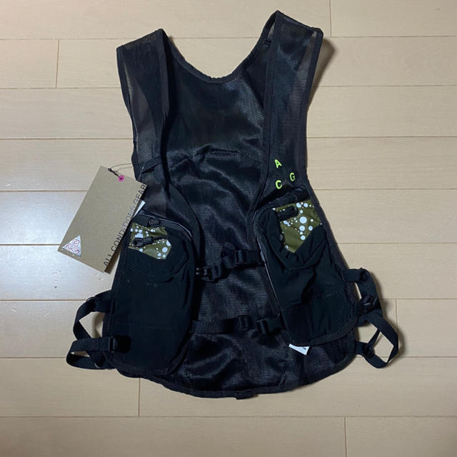 nikelab acg hydration vest