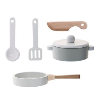 イケア(IKEA)の北欧　木製おもちゃ　ミニキッチンツールセット　新品(知育玩具)