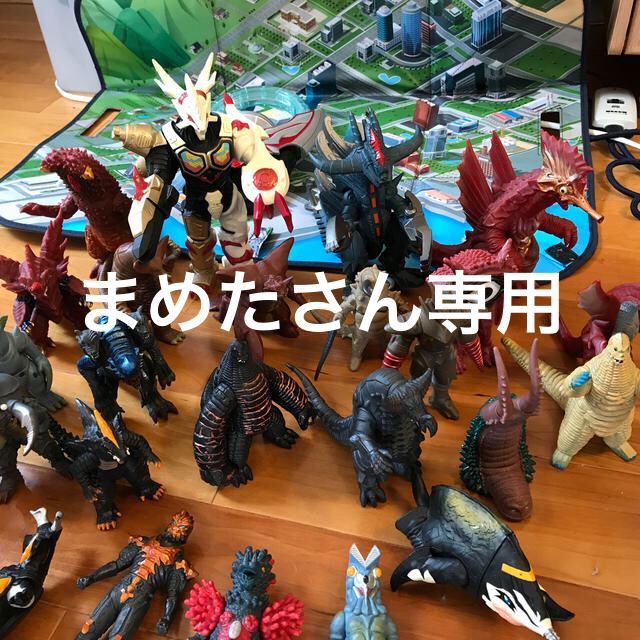 Bandai ウルトラマンと怪獣36体とオーブ ウルトラマンヒーローズの収納箱セットの通販 By ユッキーマン S Shop バンダイならラクマ