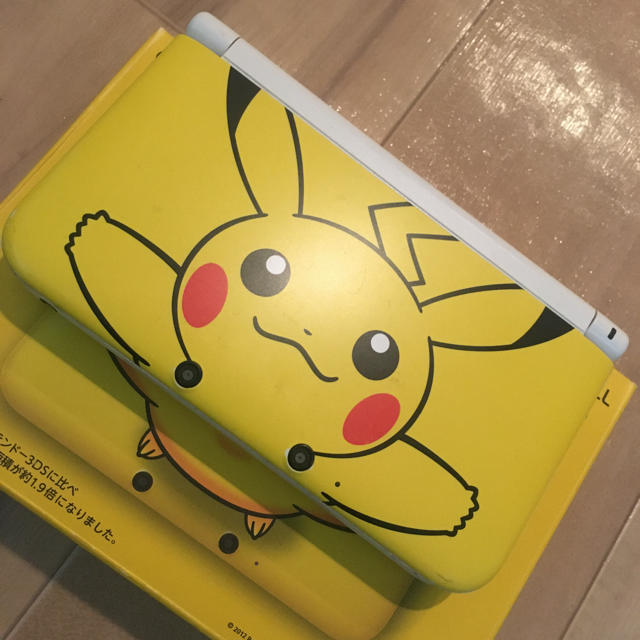 ニンテンドー3DS(ニンテンドー3DS)のニンテンドー3DS ピカチュウ 中古 エンタメ/ホビーのゲームソフト/ゲーム機本体(携帯用ゲーム機本体)の商品写真