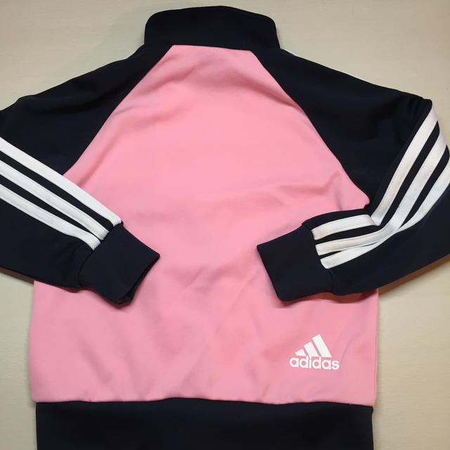 adidas(アディダス)のadidas ジャージ 110 キッズ/ベビー/マタニティのキッズ服女の子用(90cm~)(ジャケット/上着)の商品写真